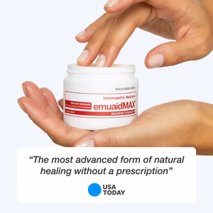 emuaidmax pomada homeopática en mano