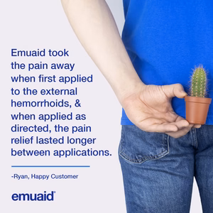 persona sosteniendo pequeño cactus con testimonio emuaid